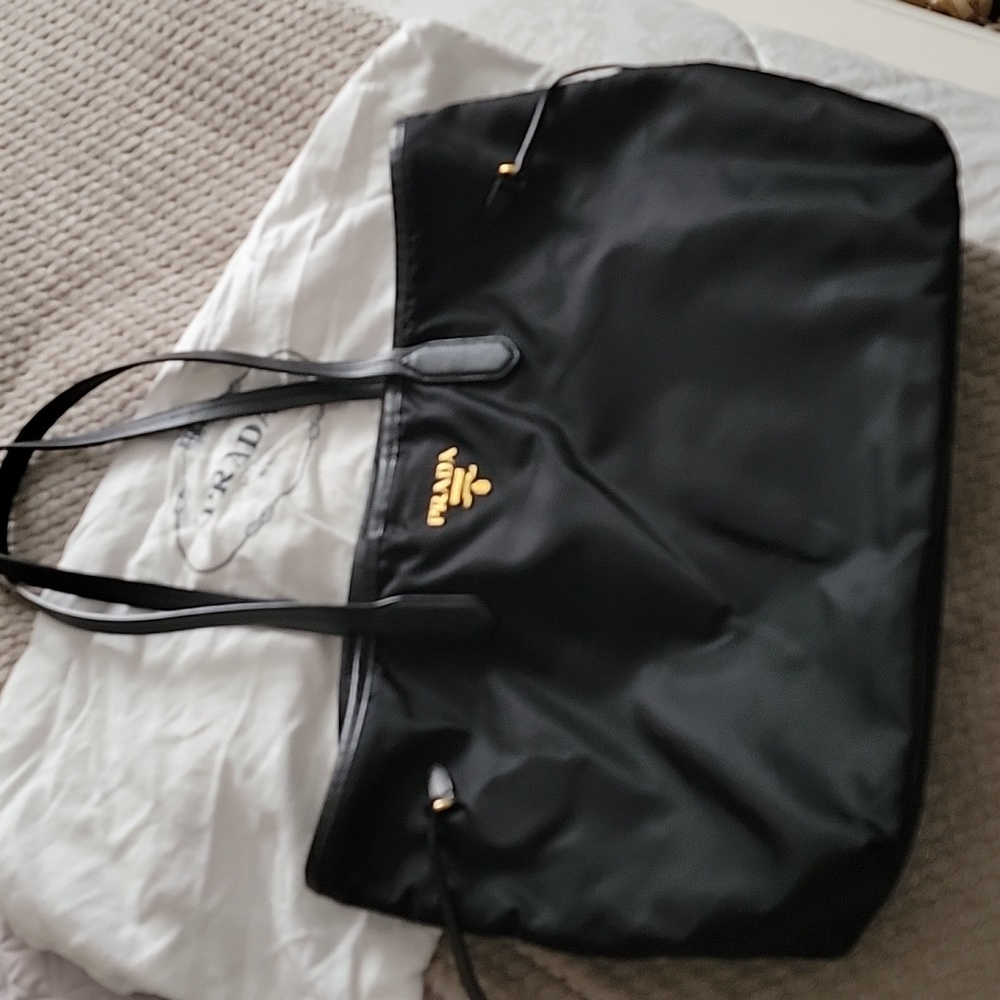 *AUTHENTIC* Prada tote